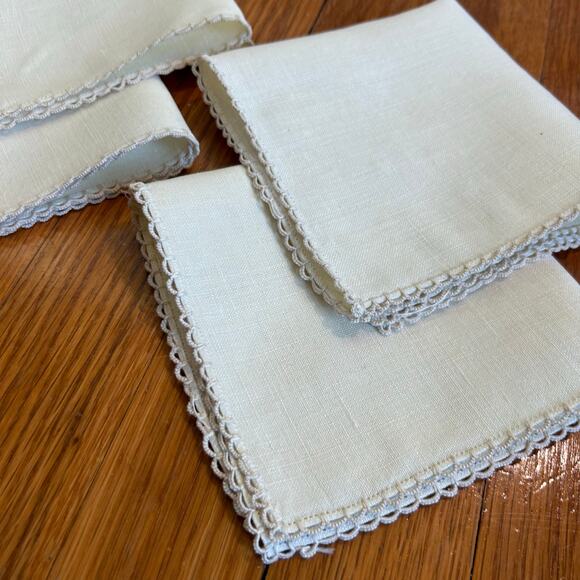 Vintage Beige Linen Napkins Set of 4 Scalloped Embroidered Edges - Picture 7 of 12